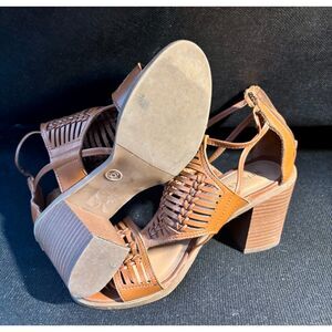 Merona Women’s Brown Woven Block Heel Sandals Back Zip Strappy Shoes Size 6